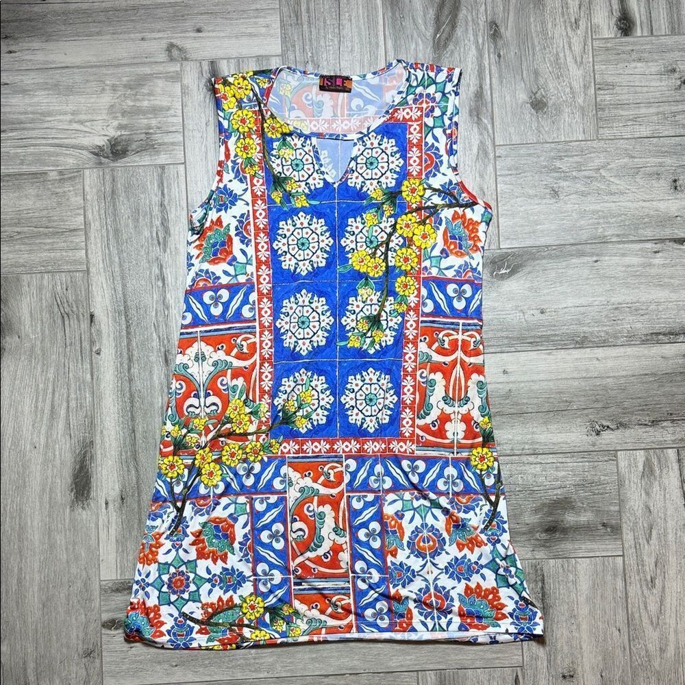 Isle By Melis Kozan Colorful Floral Pattern Sleeveles Dress Size M